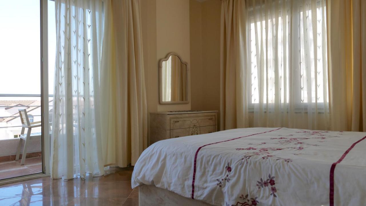 By Promenade Apartment